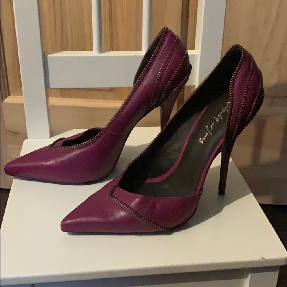 heels - Picture 2 of 3